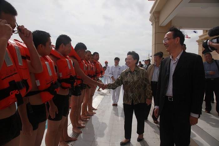 慰问参加训练的师生 慰问参加训练的师生