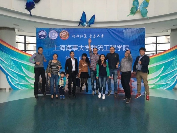 和母校合个影 和母校合个影