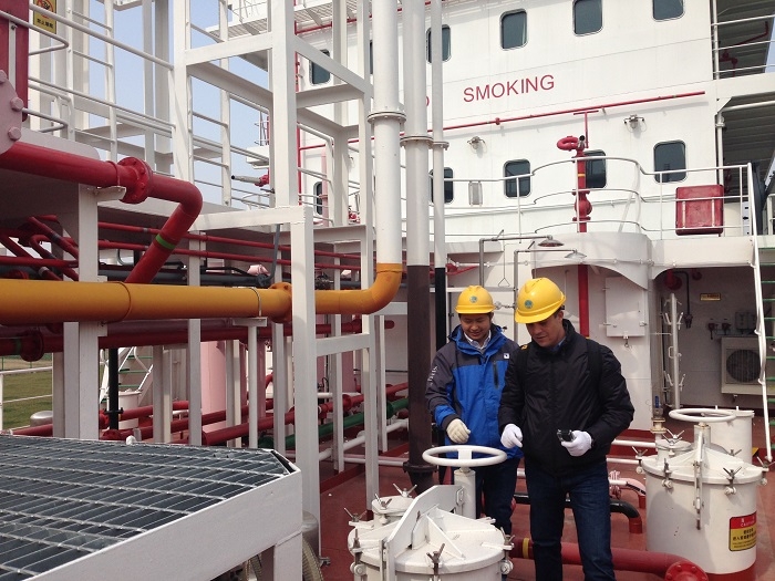 2016年2月20日,哥伦比亚船舶管理公司代表FAOUZI FRADI船长等参观“吴淞”号,对模拟船给予高度评价 2016年2月20日,哥伦比亚船舶管理公司代表FAOUZI FRADI船长等参观“吴淞”号,对模拟船给予高度评价