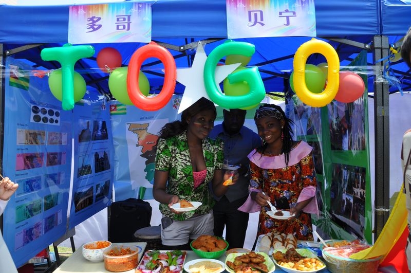 第六届文化节在“小世博”的舞台上演绎“舌尖上的海大” 第六届文化节在“小世博”的舞台上演绎“舌尖上的海大”