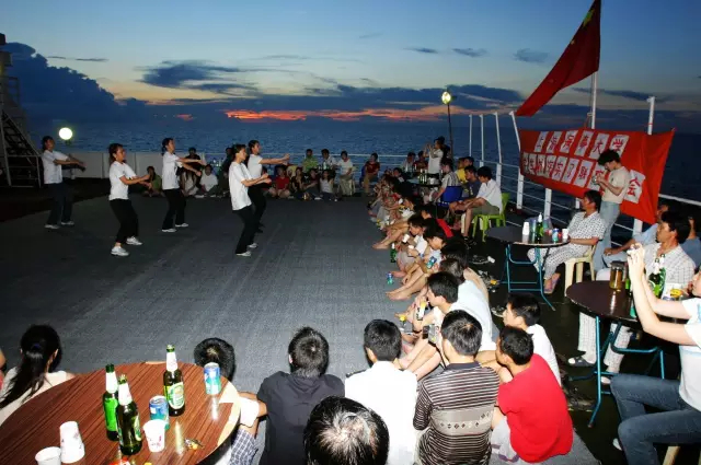 迎着夕阳,我们舞起来 迎着夕阳,我们舞起来