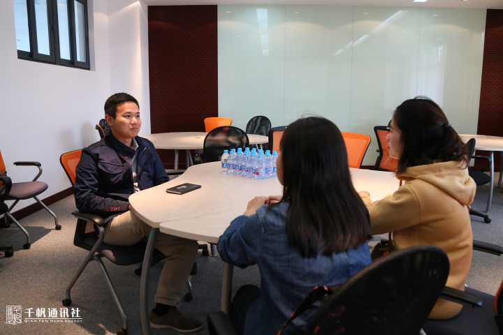 郑剑老师接受采访 郑剑老师接受采访