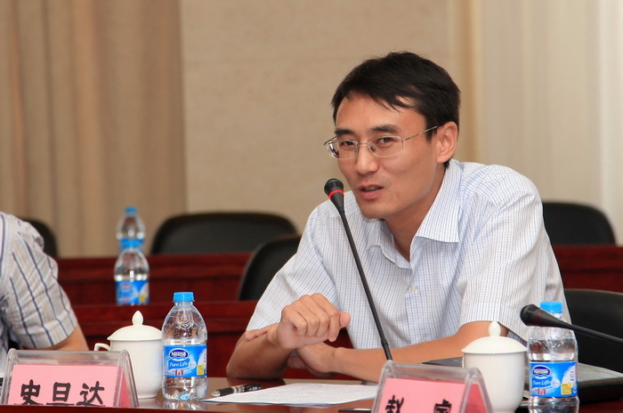 海洋科学与工程学院副院长史旦达发言