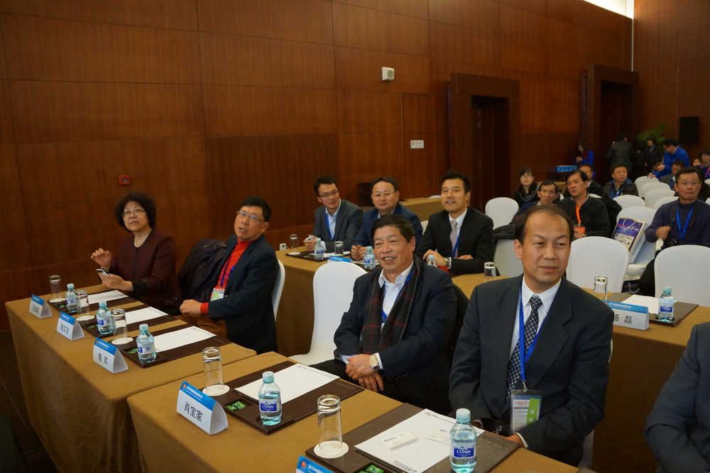 肖宝家副校长出席大会 肖宝家副校长出席大会