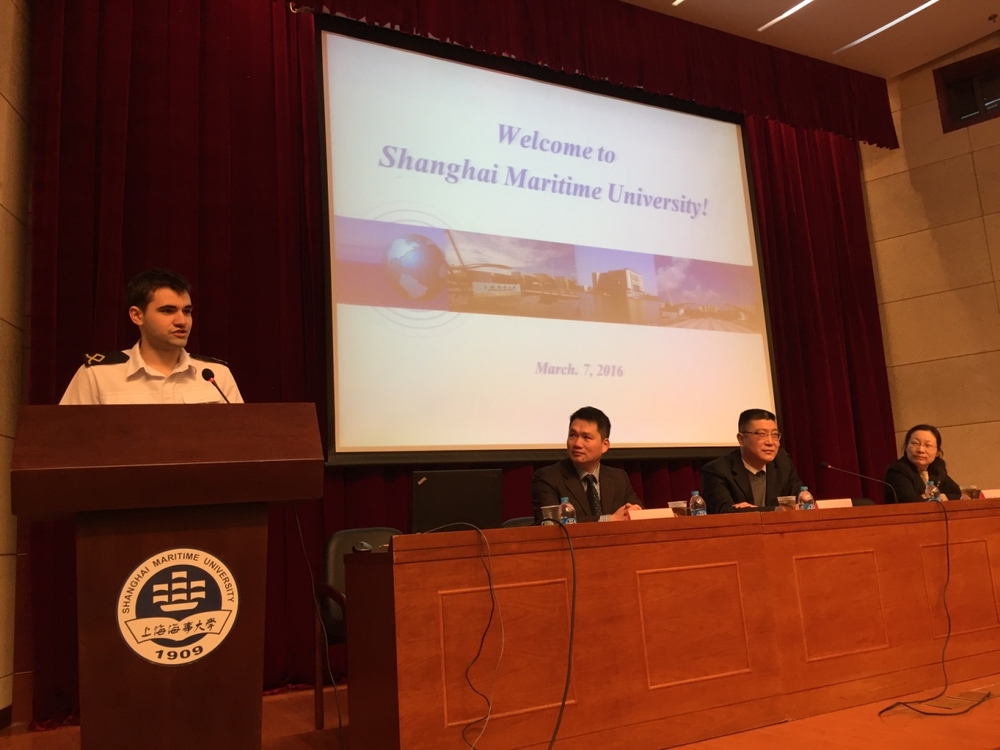 来自俄罗斯的学生代表致辞