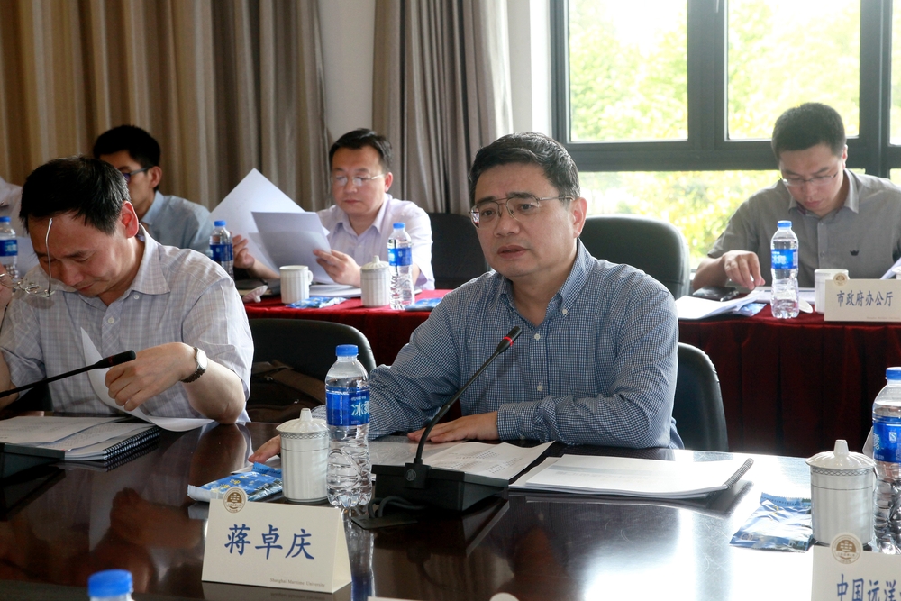 蒋卓庆副市长听取汇报 