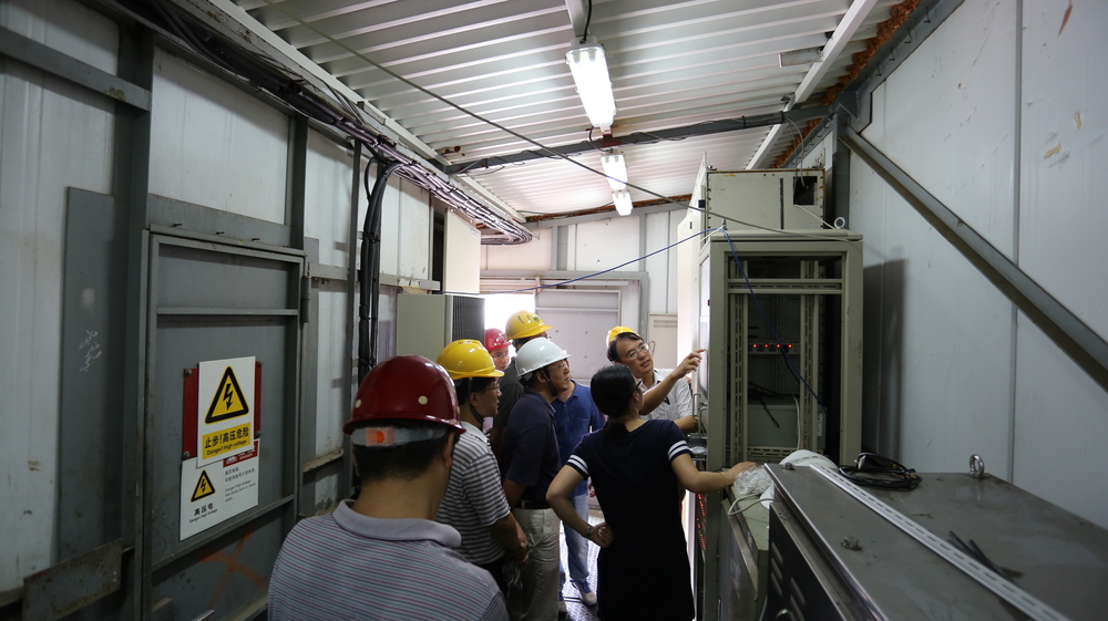 集装箱起重机现场检查