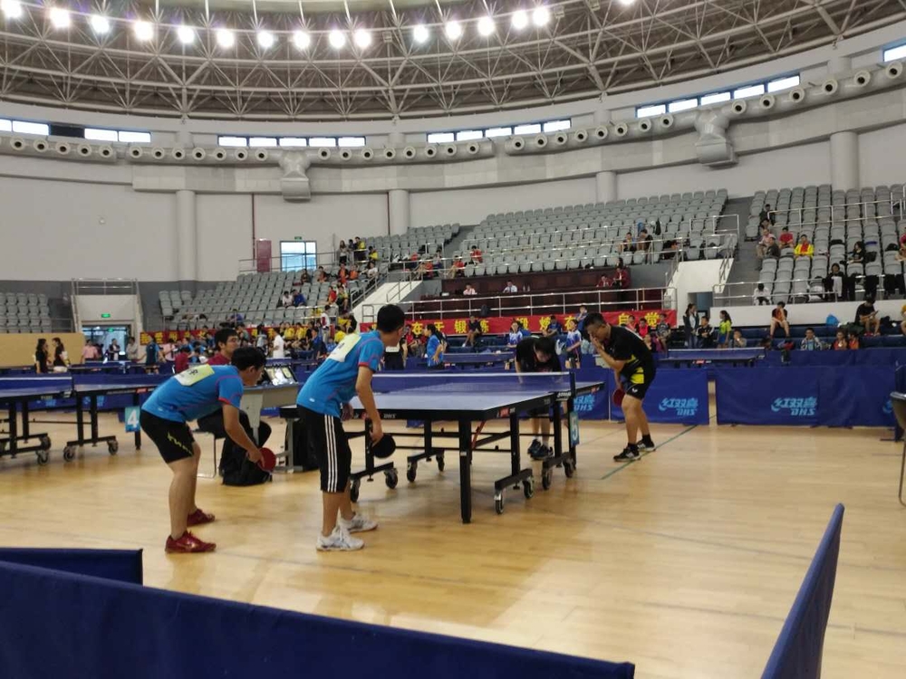 我校健儿在比赛中