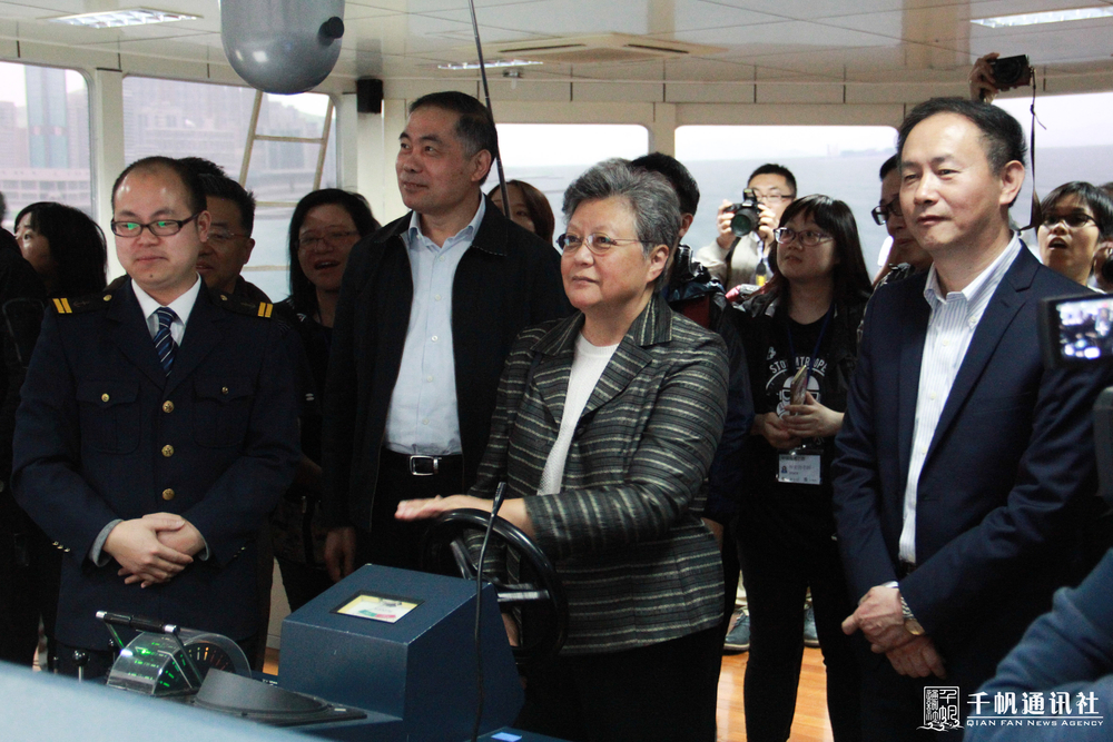 参观航海模拟实验室