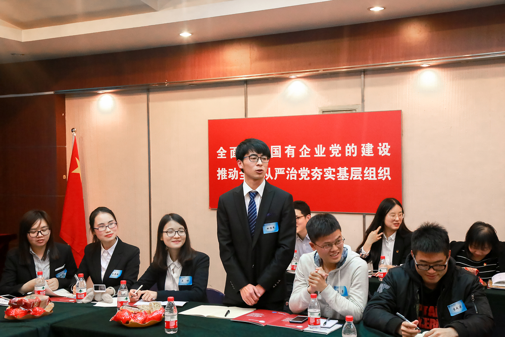 校友与学生互动