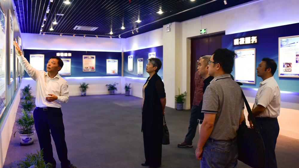 参观上海工业自动化仪表研究院展示中心