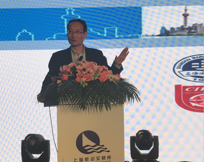 黄有方校长在论坛上作“区块链在供应链中的应用”的主题演讲