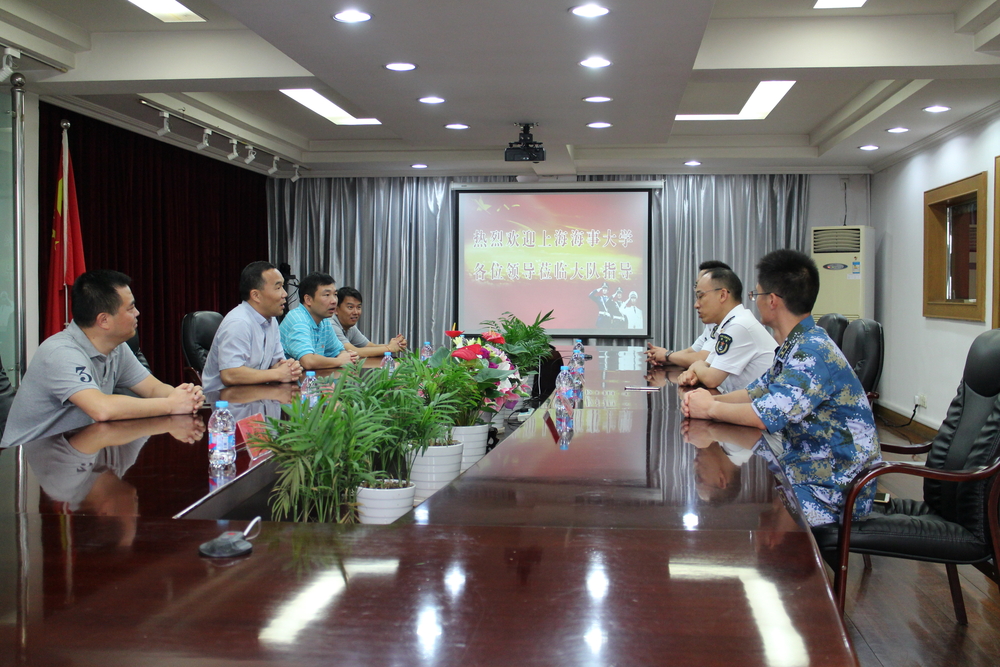 我校慰问共建部队官兵