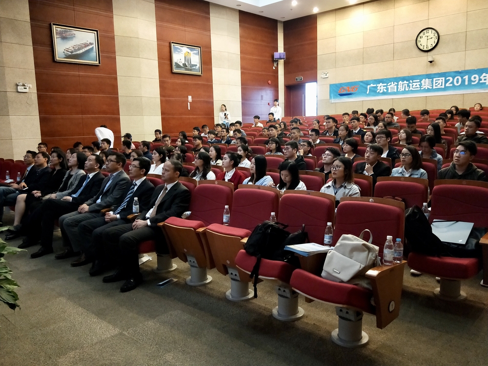 校园招聘会现场