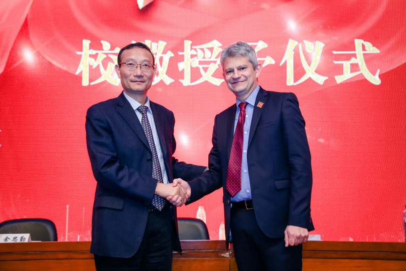 黄有方校长与Jean-Christophe Hauguel常务副校长合影