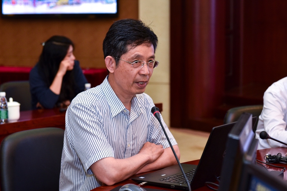 严云福总工程师作联合研究中心建设情况汇报