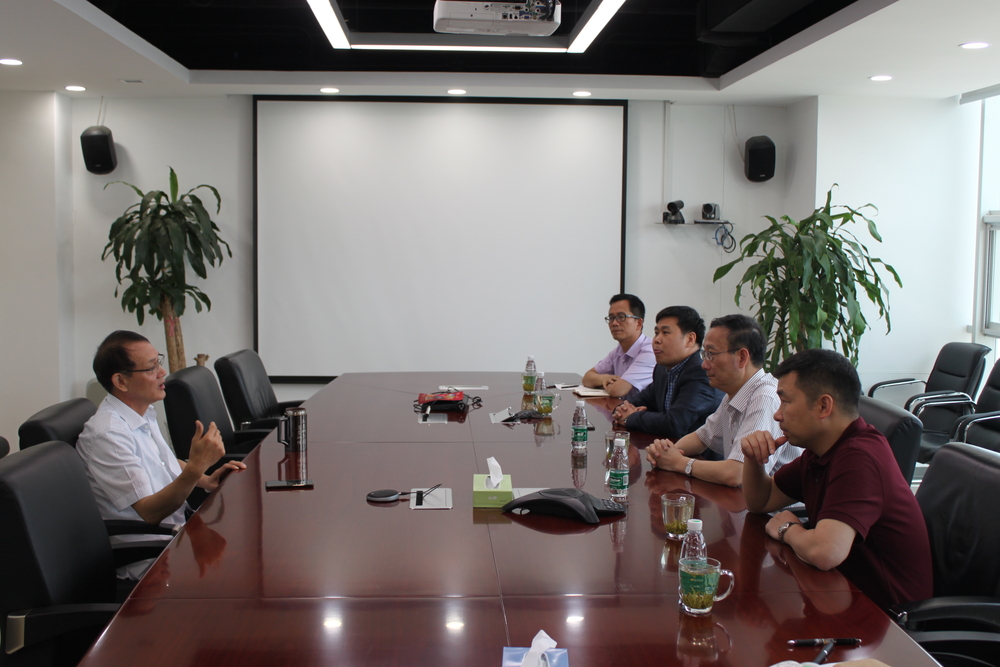 与闻健明校友座谈