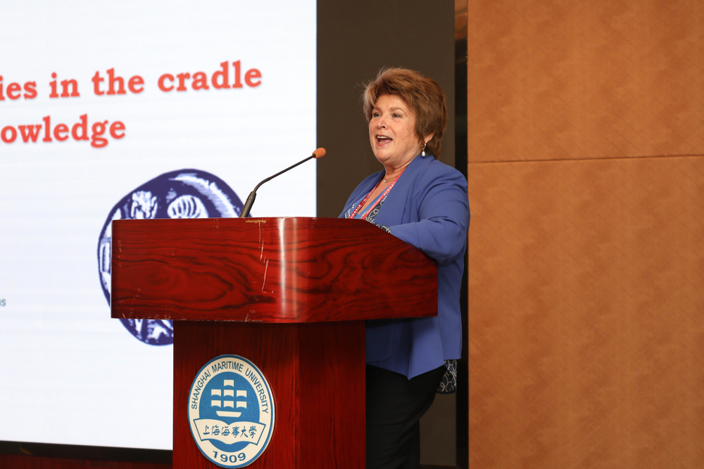 爱琴大学Chryssi Vitsilaki校长