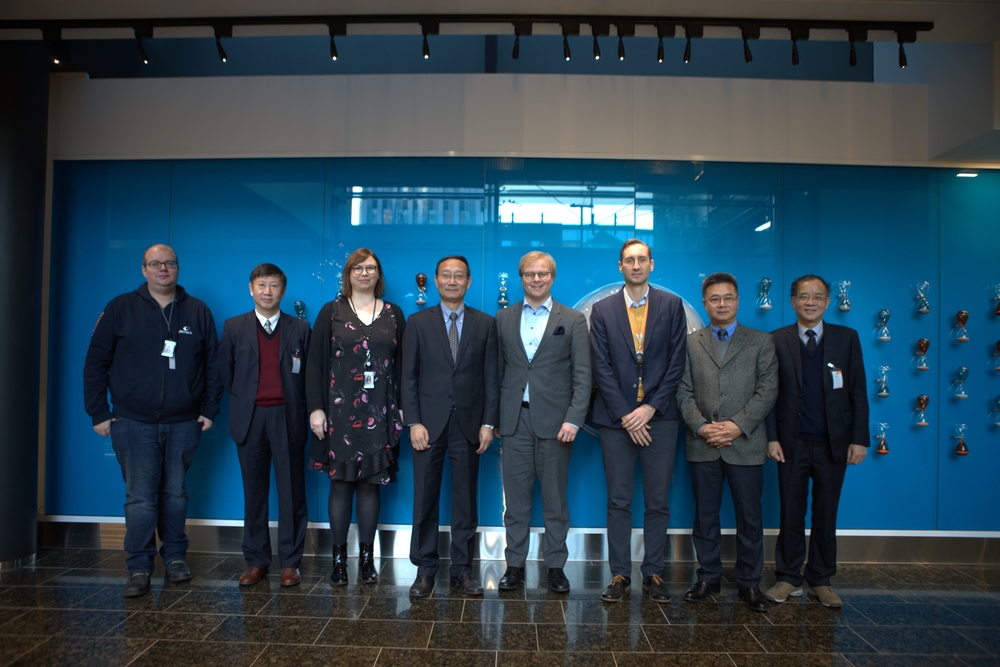 与瓦锡兰集团总部相关领导合影