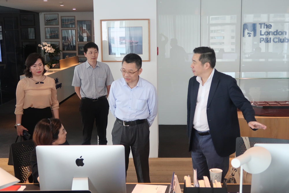 20200717072105797000.jpg 陆校长了解公司运营情况