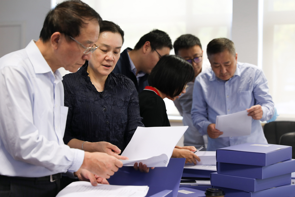 20201015105337966000.jpg 专家逐项核查资料