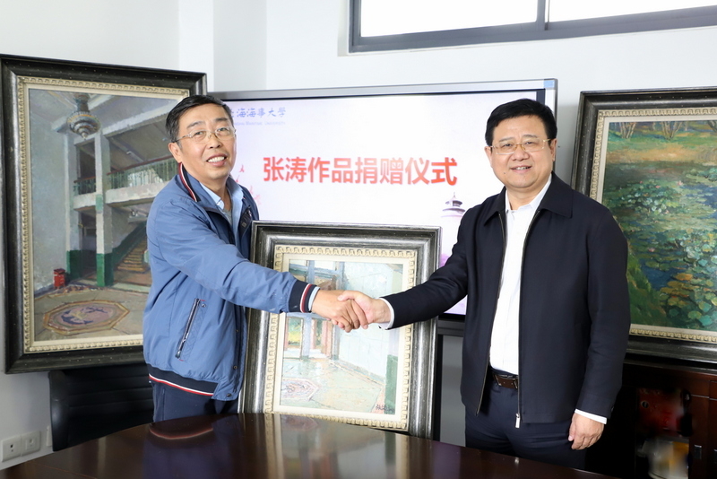 20201103121816430200.jpg 宋宝儒书记代表学校接受捐赠