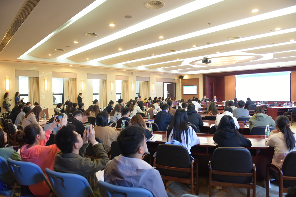 20201103122633200800.jpg 论坛现场