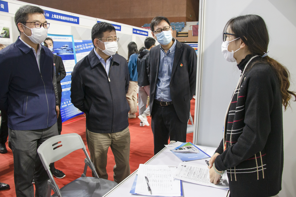 20201112115319775900.jpg 宋宝儒书记亲临招聘会现场