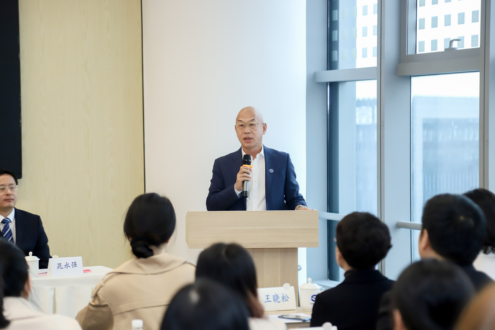 20201126010323857700.jpg 刘洁校友在开学典礼上致辞