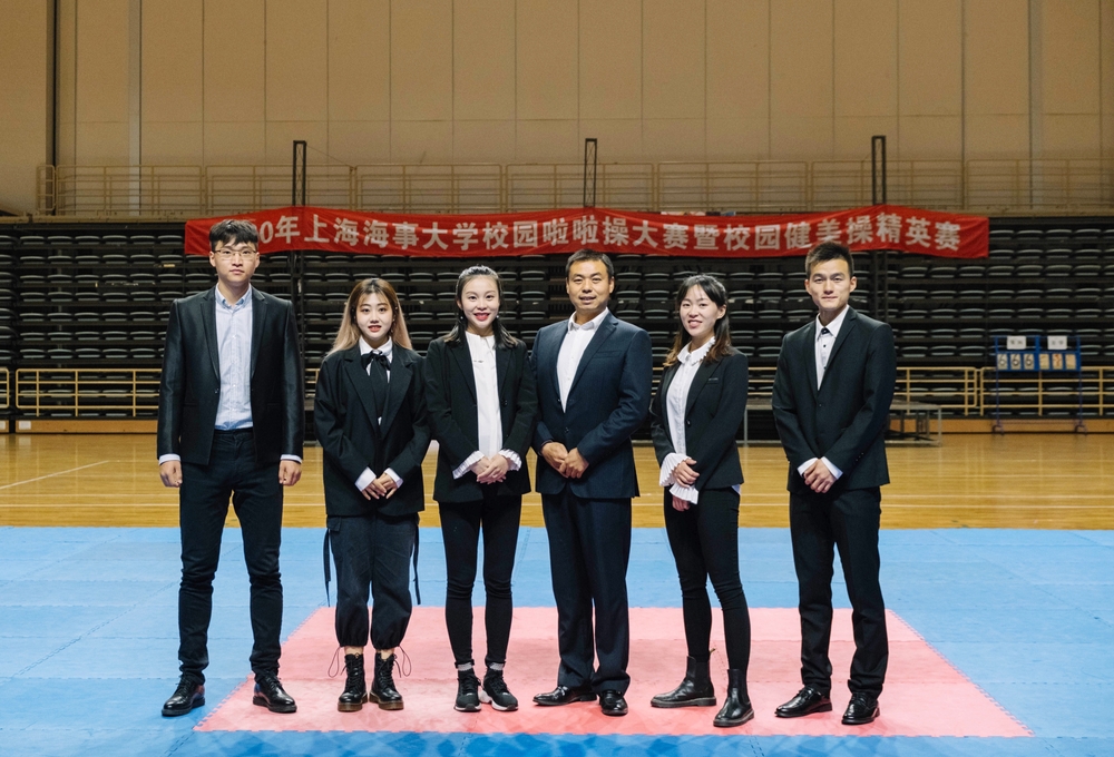 20201203022204187900.jpg 裁判团老师