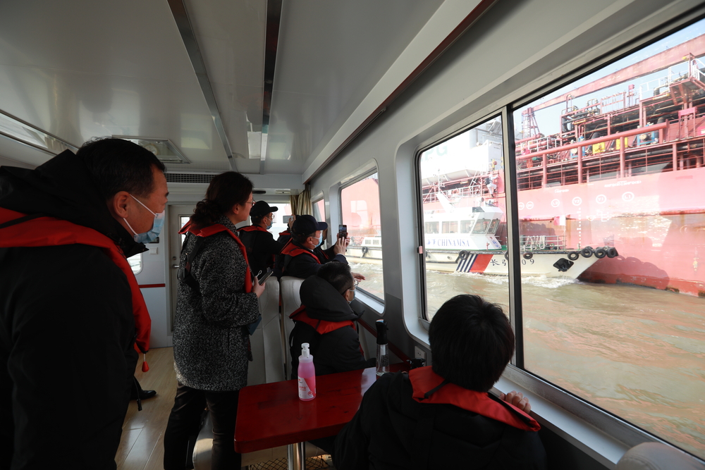 20201222041010373100.jpg 现场观看江阴基地在航交接