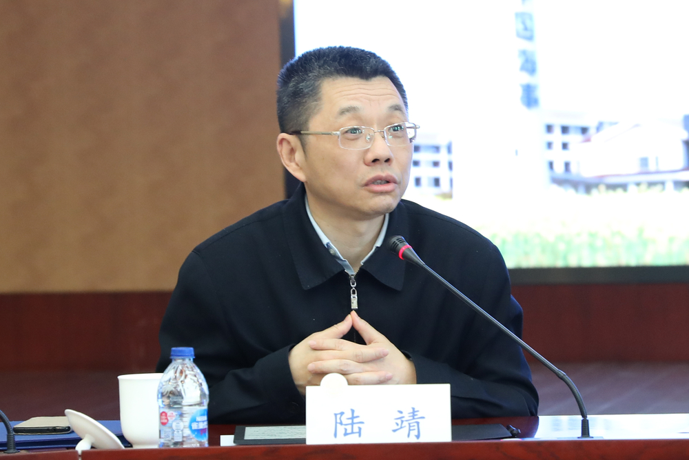 20210327025901253700.jpg 陆靖校长发言