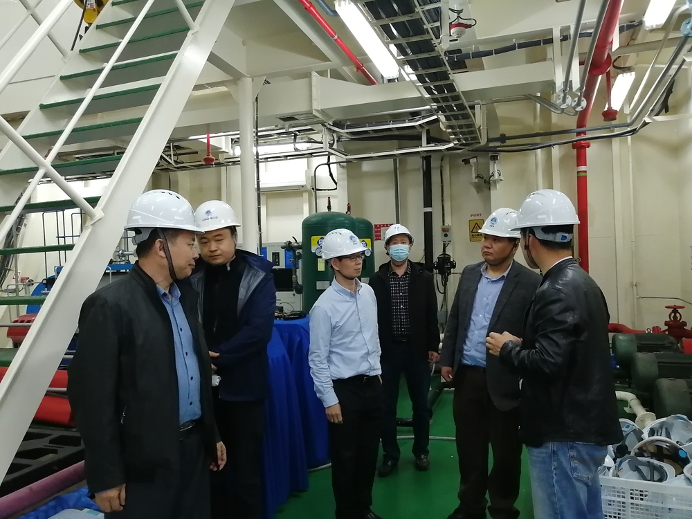 20210414042420658600.jpg 参观特种(液货)船模拟教学平台