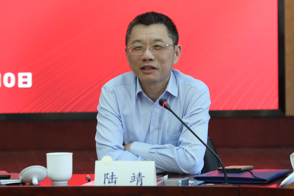 20210512113219471800.jpg 陆靖校长讲话