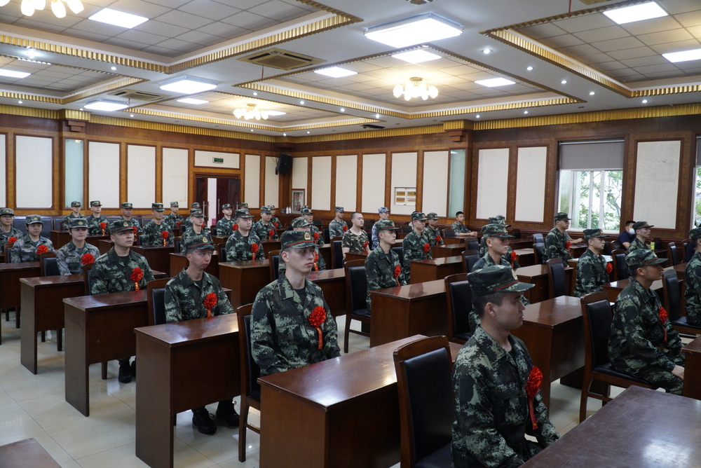 入伍学生欢送会现场