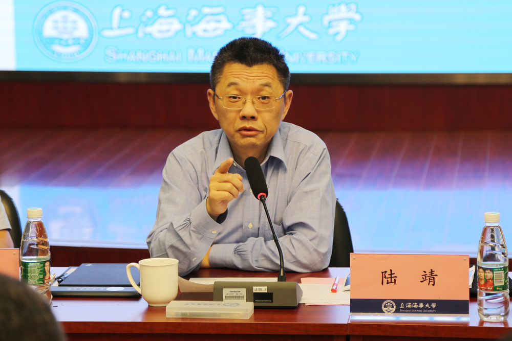 陆靖校长发表讲话