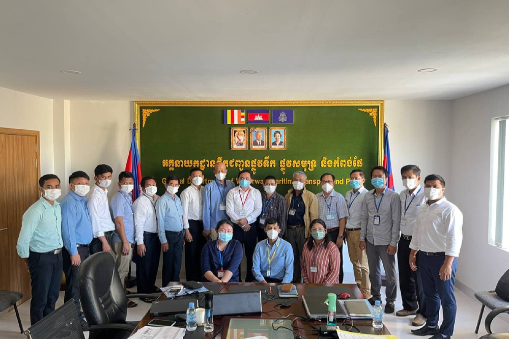 20211216124551029700.jpg 柬埔寨公共建设和交通部系统官员学员集体照
