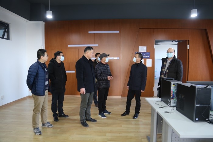 严伟副校长带队开展实验室安全检查