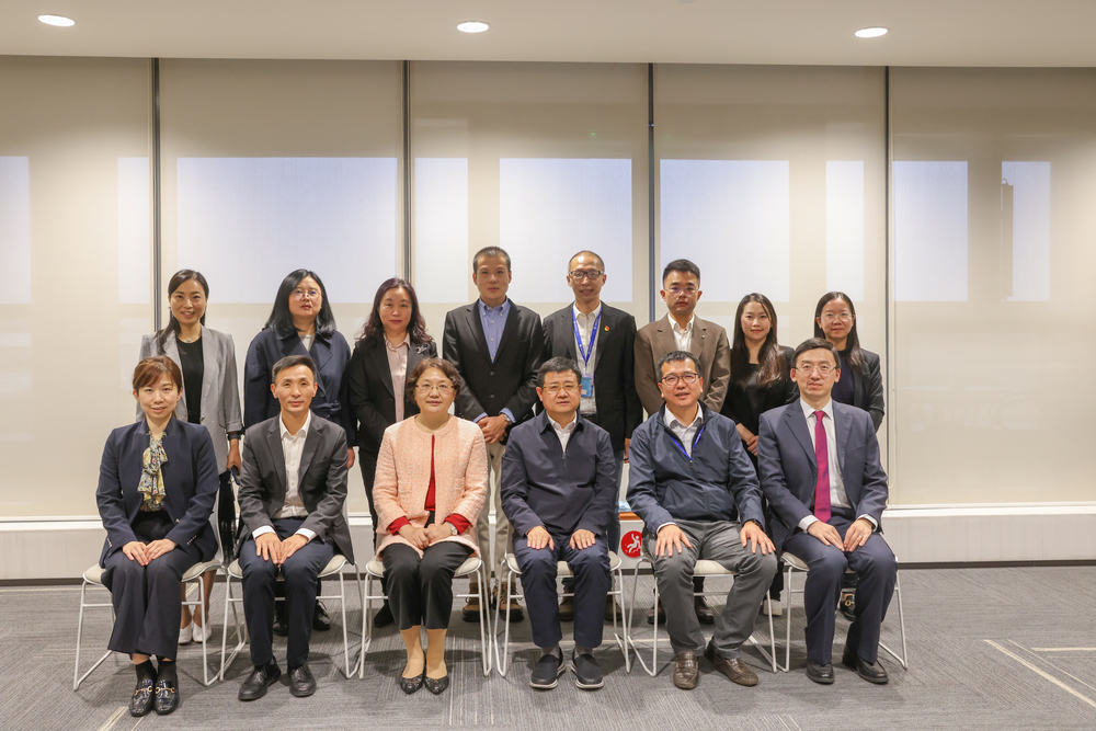 20221027152318336500.jpg 新一届理事合影