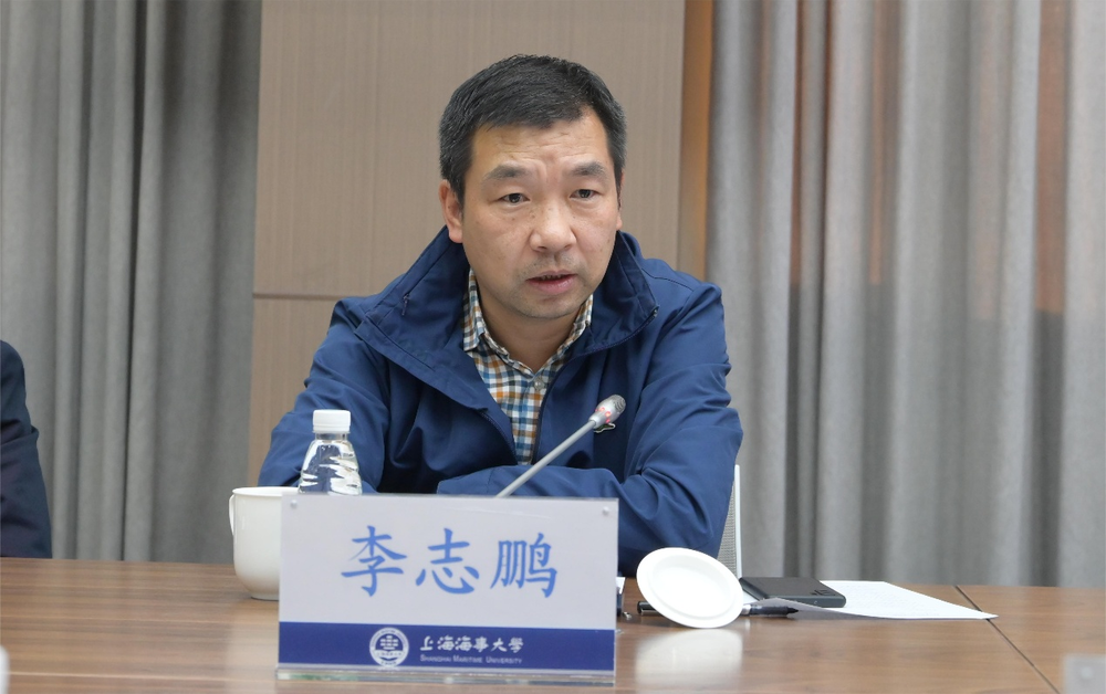 校党委副书记、副校长李志鹏讲话