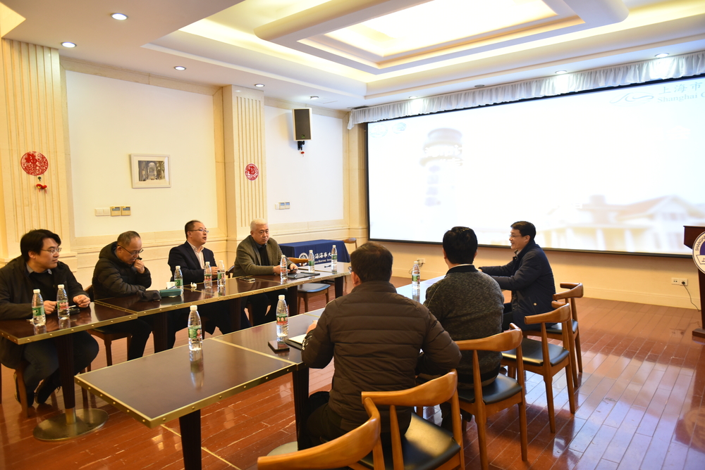 与会嘉宾交流讨论