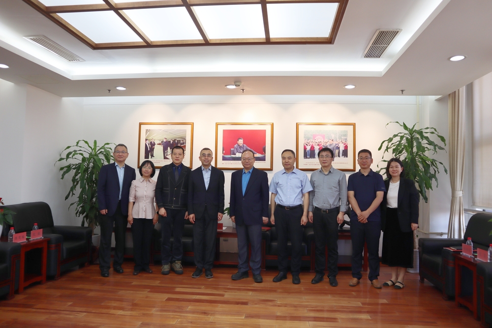 中国人民大学党委常委、副校长王轶等接待调研团队一行