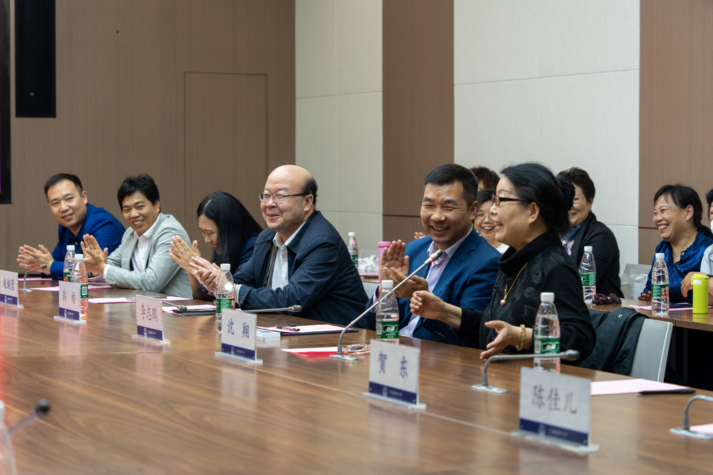 原港机系总支书记沈翔发言