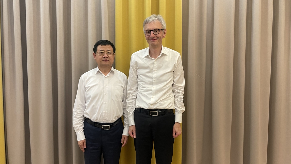 20230612115334850100.jpeg 宋宝儒书记与罗思德参赞会谈