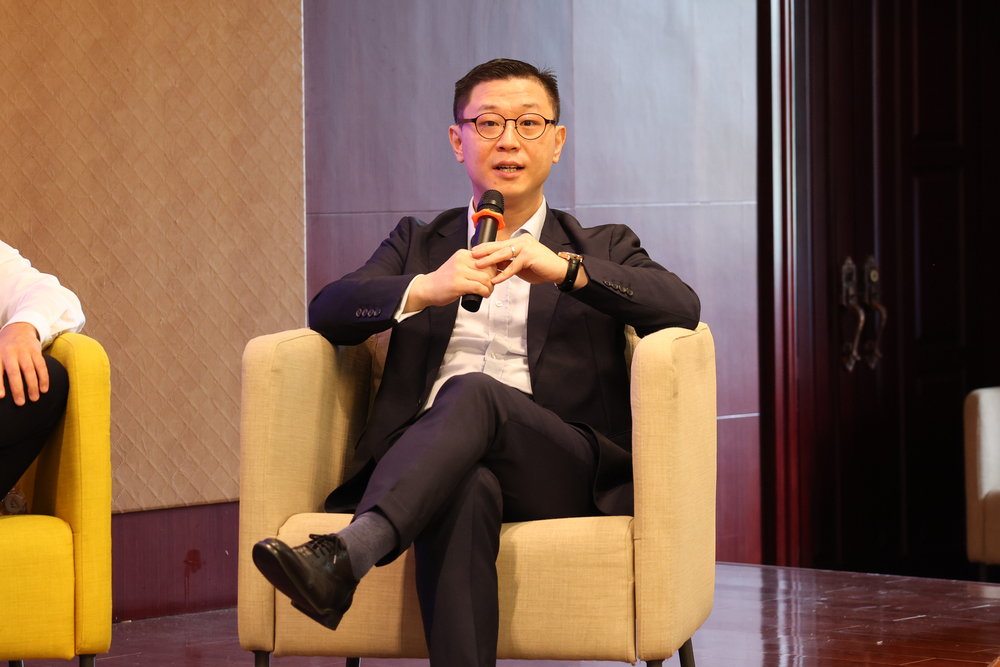 20230711075351210300.jpg 刘洋校友做交流发言