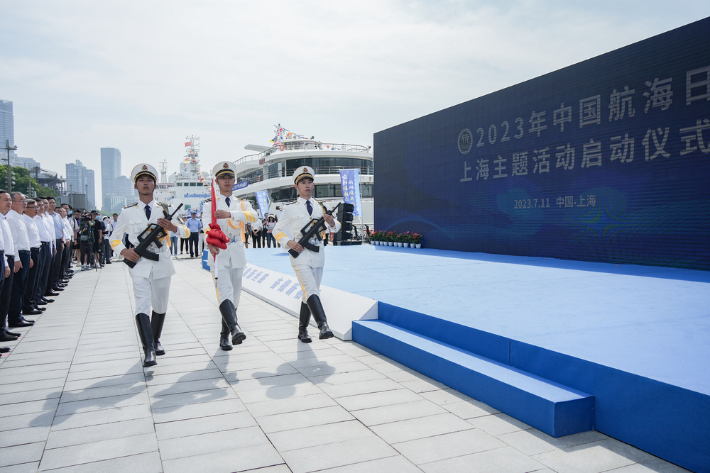 20230712055908846000.jpg 学校仪仗队举行升旗仪式