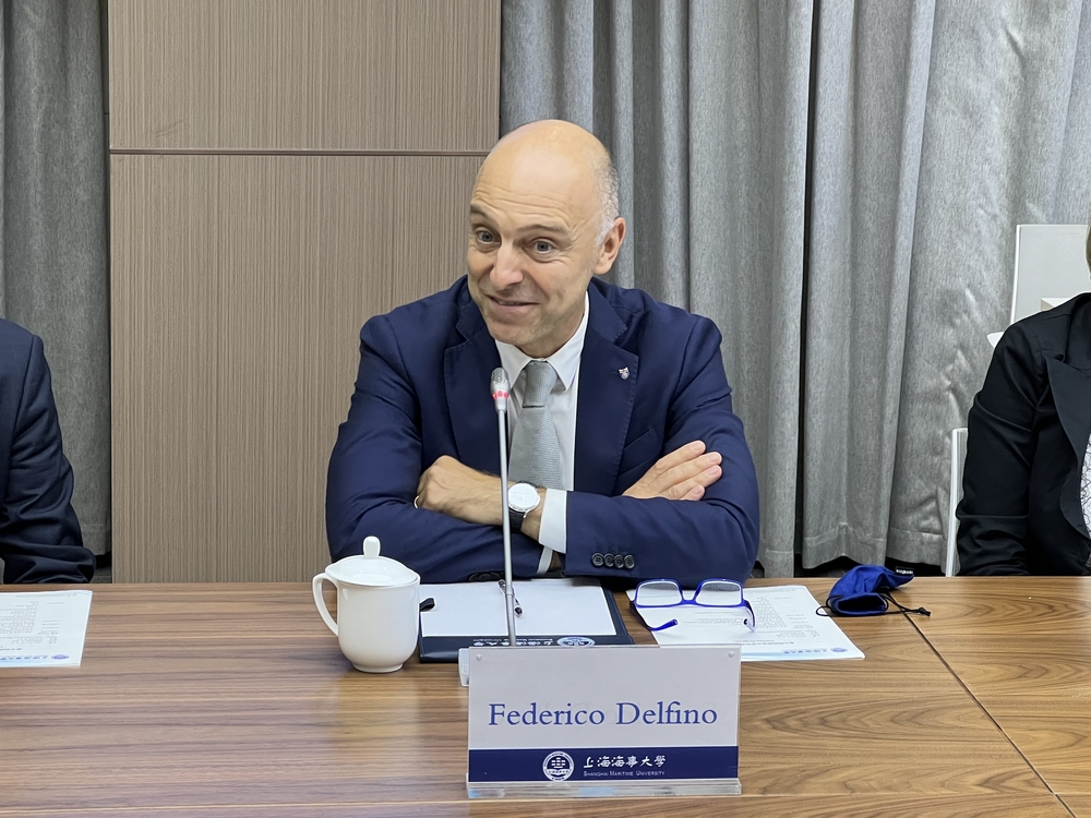 20230930125905039700.jpg 费德里科·德尔菲诺校长致辞