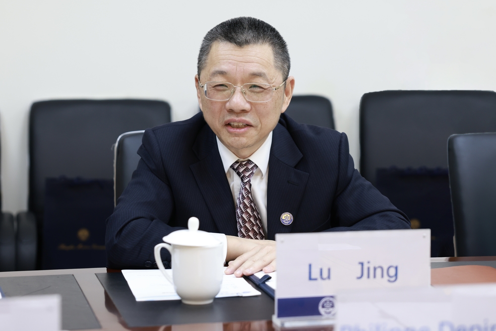 20231025115535374700.jpeg 陆靖校长致欢迎辞