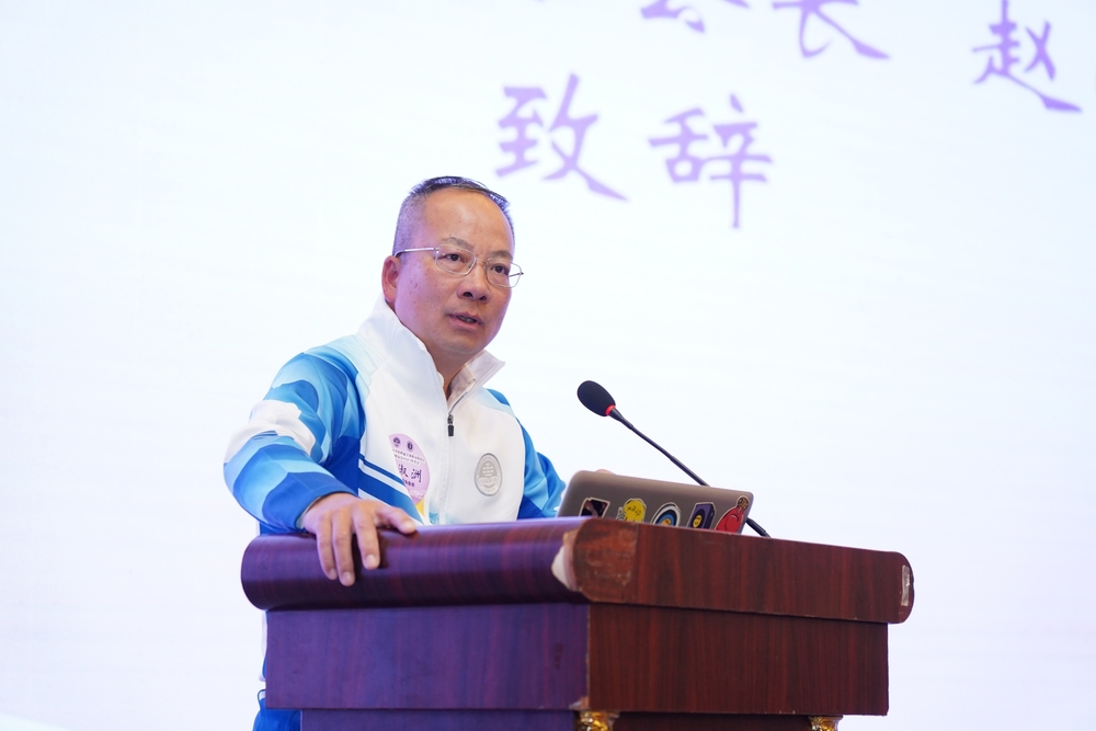 20231120130731110900.jpg 广州校友会会长赵淑洲代表兄弟校友会致辞