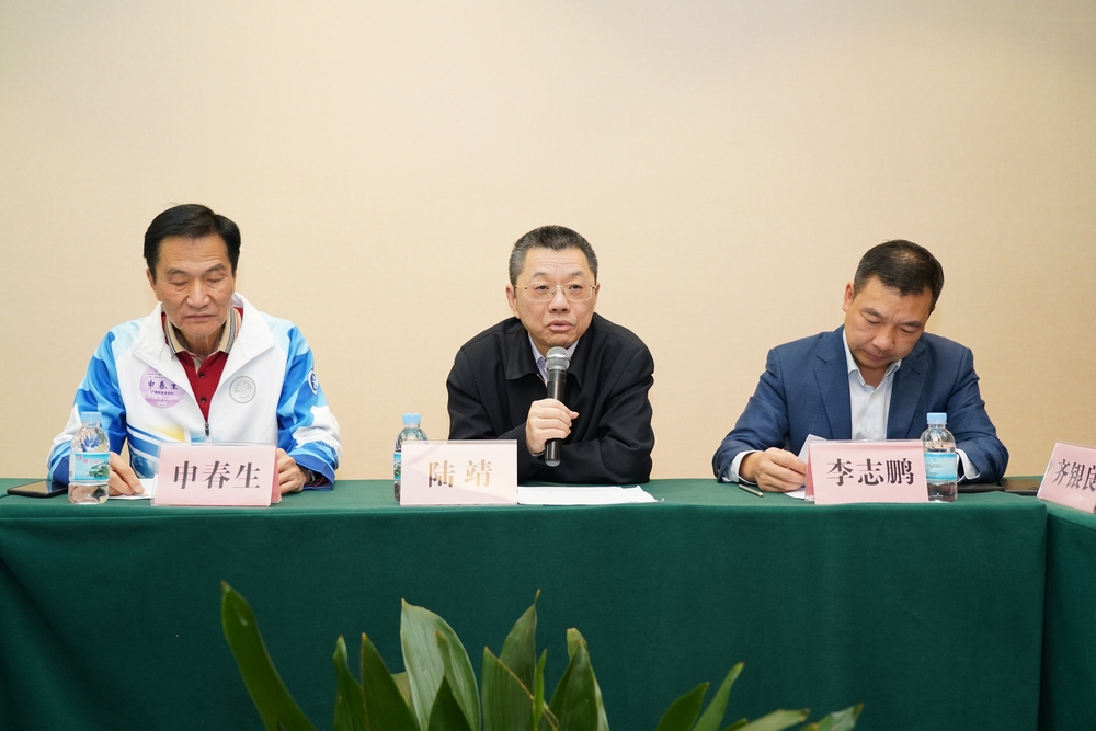 20231120130743849400.jpg 校友工作座谈会上陆靖校长讲话